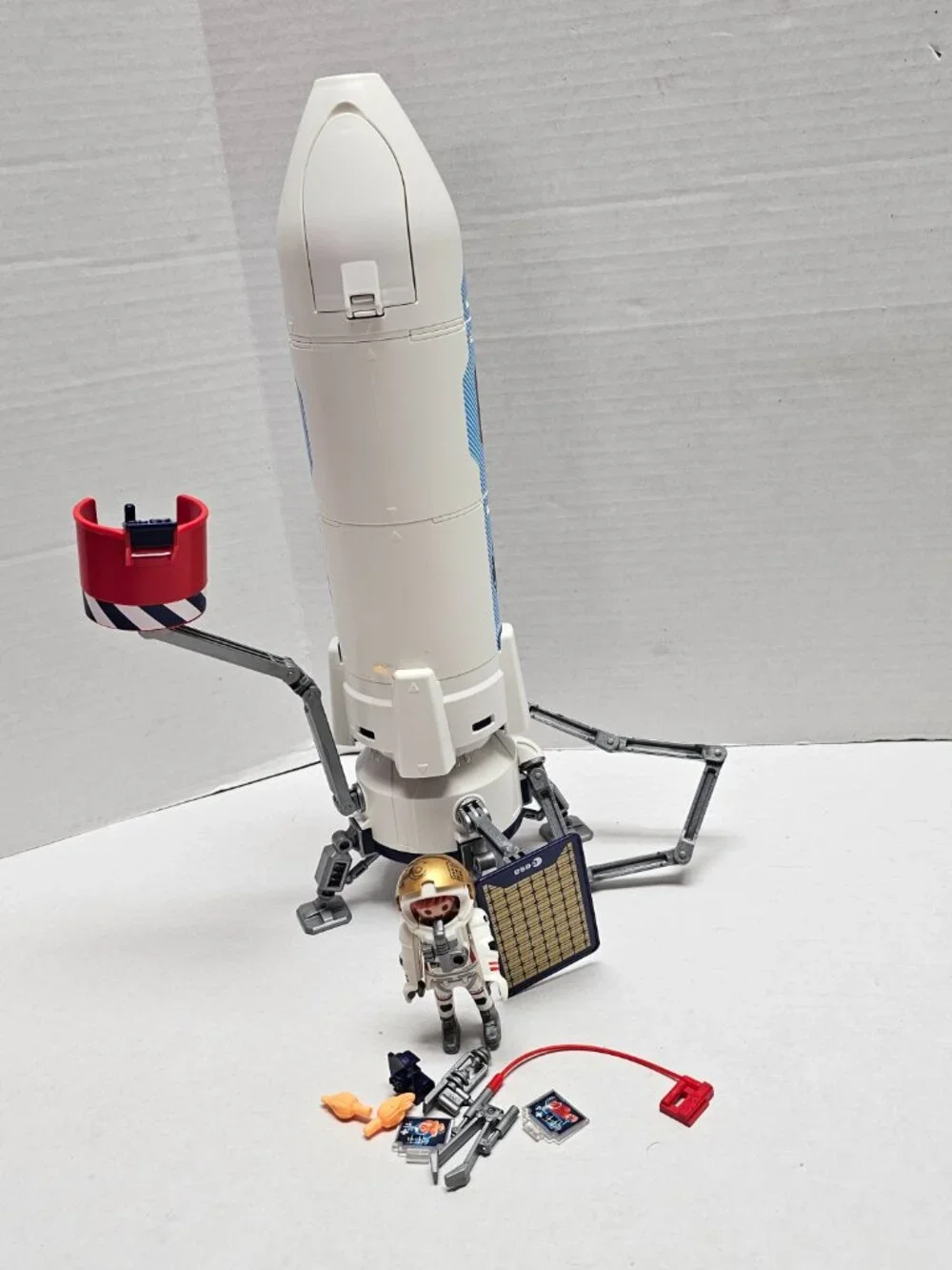 Playmobil ESA Outer Space Ship Mars Research Rocket Astronaut Figure 72011 4+